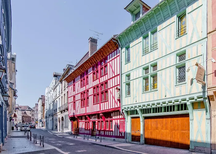 Brit Comtes De Champagne - Troyes Centre Historique